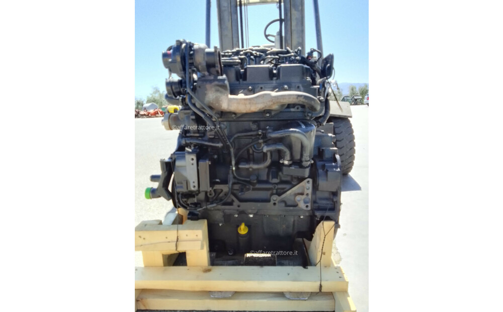 motore FPT 3 cilindri usato per trattori New Holland e Case Ih - 1